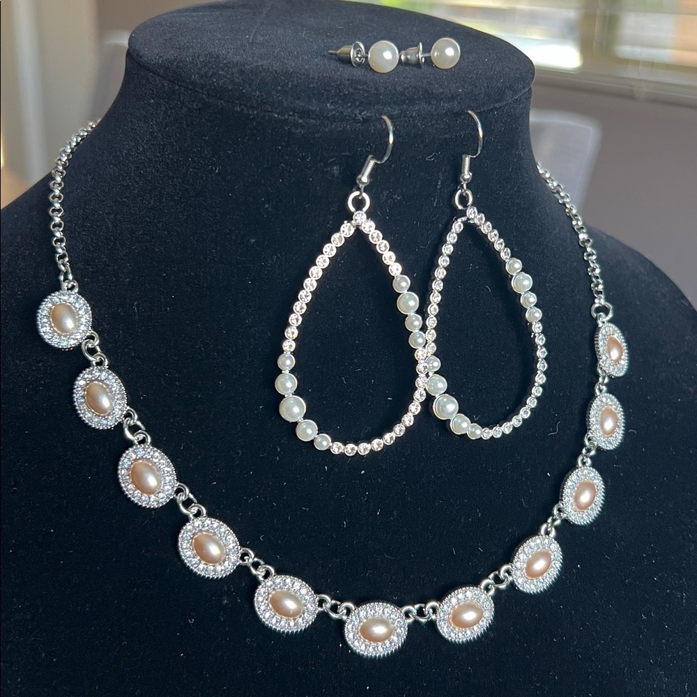 NEW Faux pearls and rhinestones Statement Jewelry Set of 3 pieces
